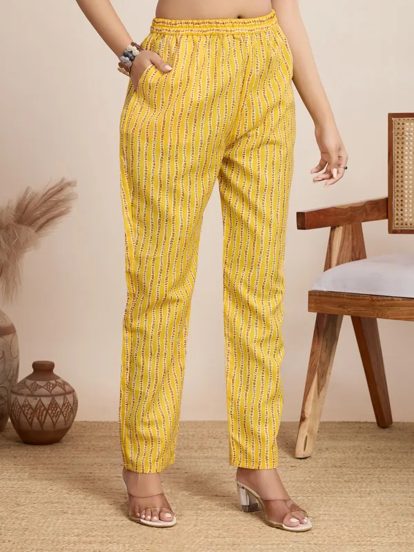 Yellow_Cotton_Blend_Punch_Kurta_Set_For_Women