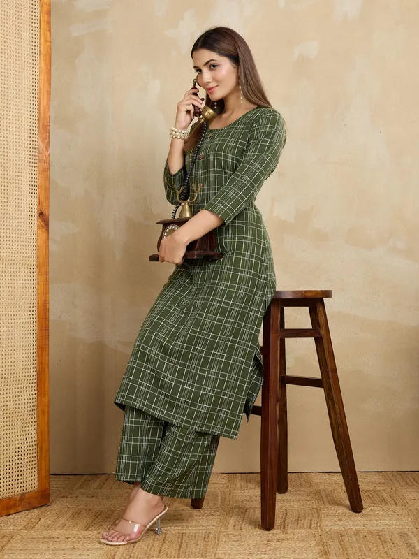 Green_Cotton_Blend_Rashi_Kurta_Set_For_Women
