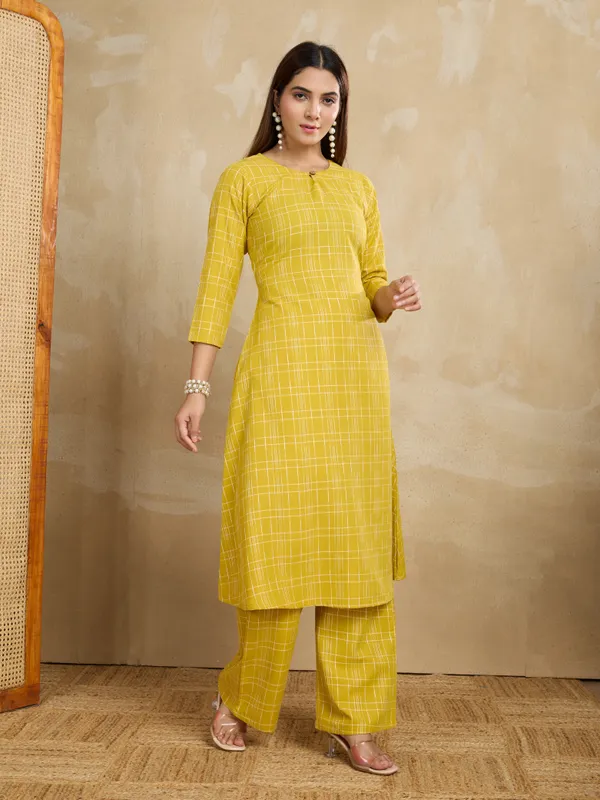 Yellow_Cotton_Blend_Rashi_Kurta_Set_For_Women