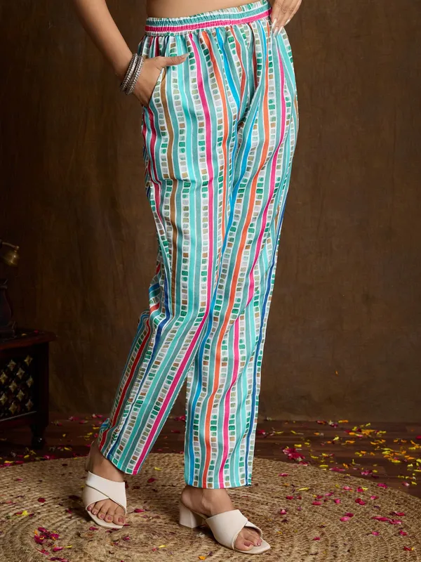 Red_Cotton_Blend_Ruhi_Kurta_Set_For_Women