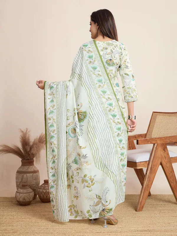 Pista_Cotton_Blend_Safari_Kurta_Set_For_Women