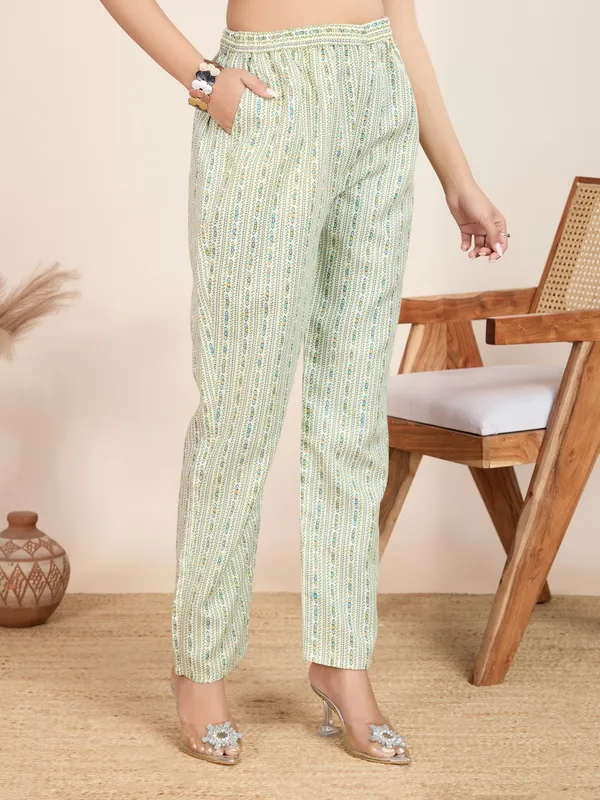 Pista_Cotton_Blend_Safari_Kurta_Set_For_Women