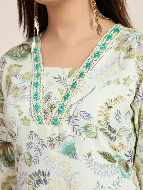 Pista_Cotton_Blend_Safari_Kurta_Set_For_Women