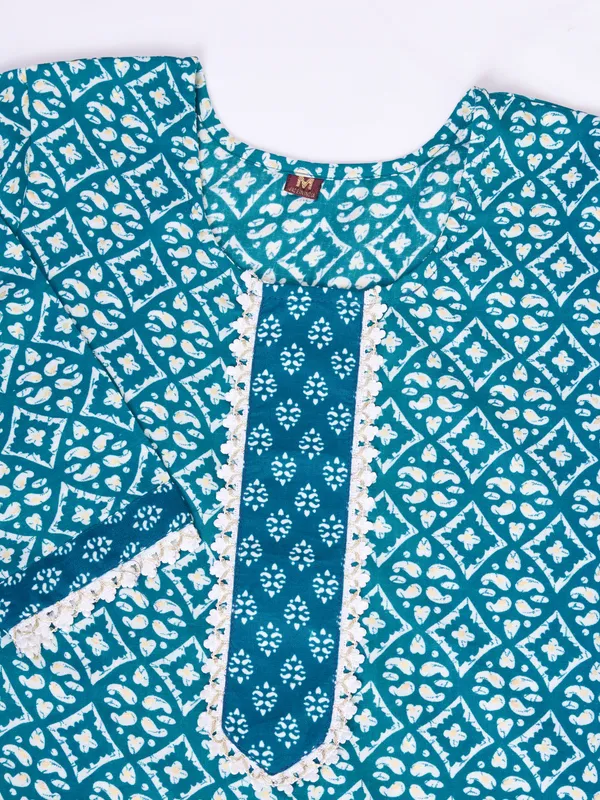 Blue_Cotton_Blend_Stree_Kurta_Set_For_Women
