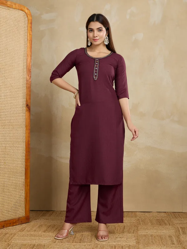 Maroon_Cotton_Blend_Swara_Kurta_Set_For_Women