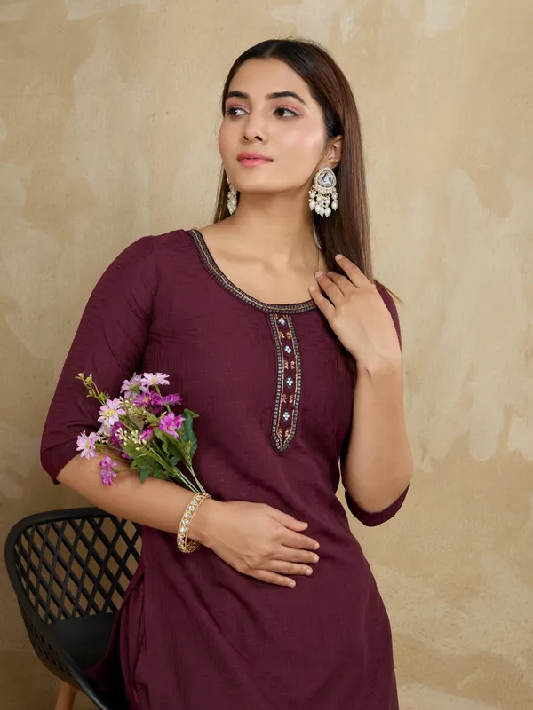 Maroon_Cotton_Blend_Swara_Kurta_Set_For_Women