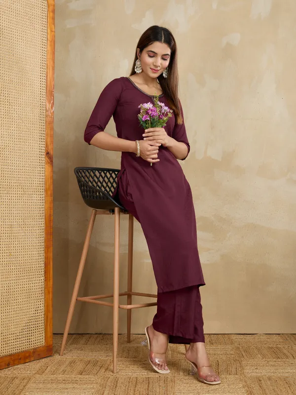 Maroon_Cotton_Blend_Swara_Kurta_Set_For_Women