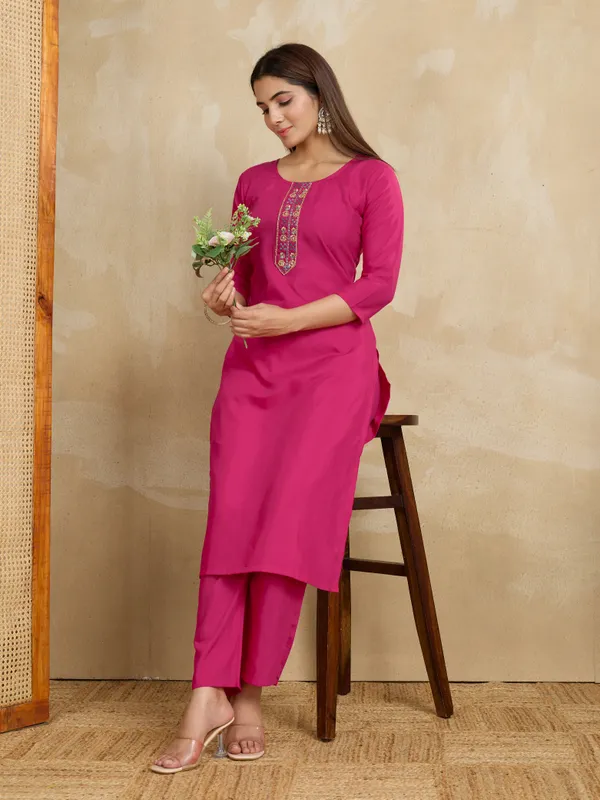 Pink_Cotton_Blend_Swara_Kurta_Set_For_Women