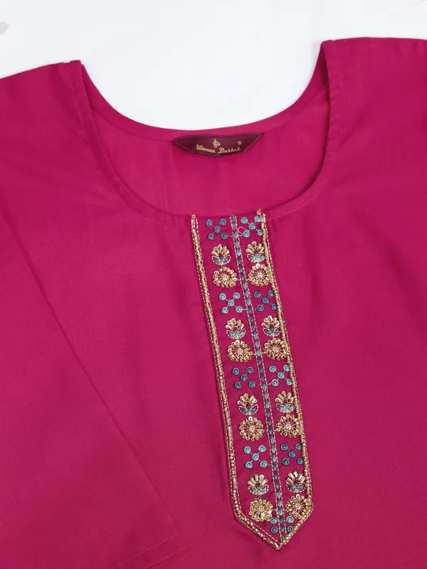Pink_Cotton_Blend_Swara_Kurta_Set_For_Women