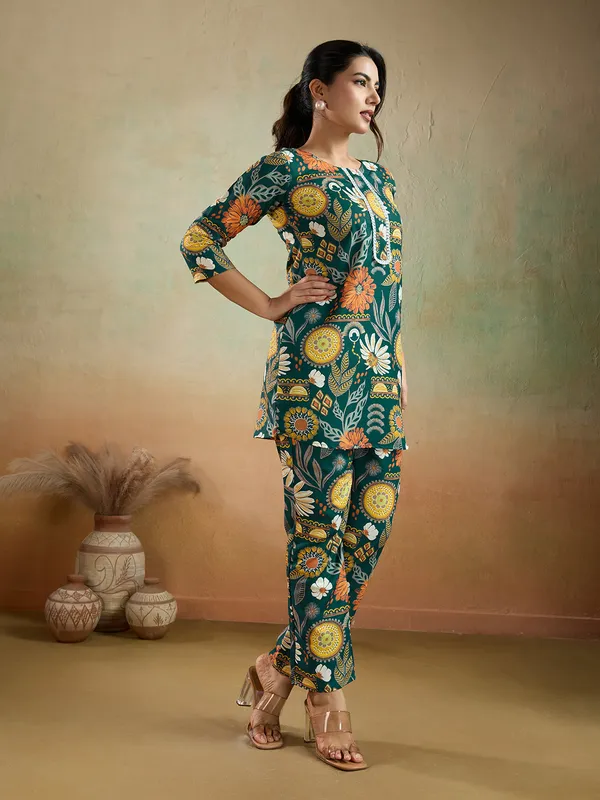 Green_Cotton_Blend_Tata_Kurta_Set_For_Women