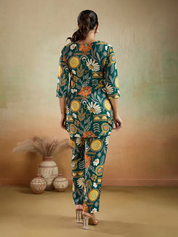 Green_Cotton_Blend_Tata_Kurta_Set_For_Women