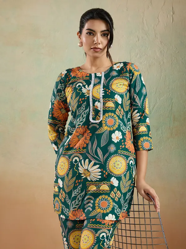 Green_Cotton_Blend_Tata_Kurta_Set_For_Women