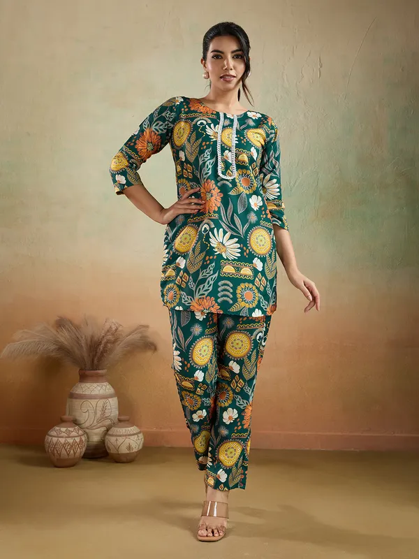 Green_Cotton_Blend_Tata_Kurta_Set_For_Women
