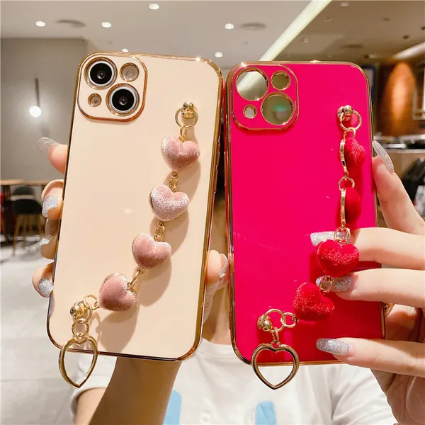 Pink_Heart_Chain_iPhone_14_Back_Case