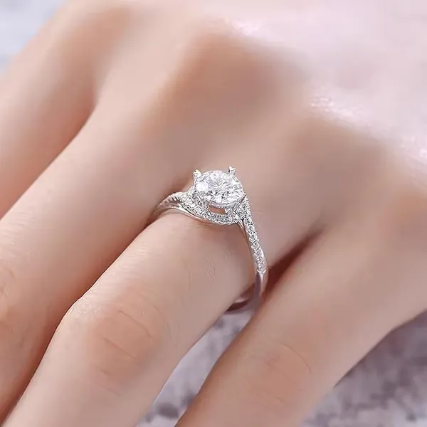 Elegant_Zirconia_Ring