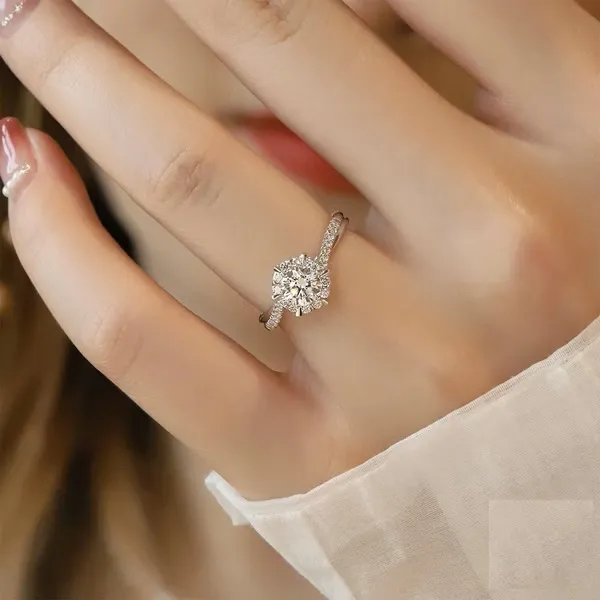 Elegant_Zirconia_Ring