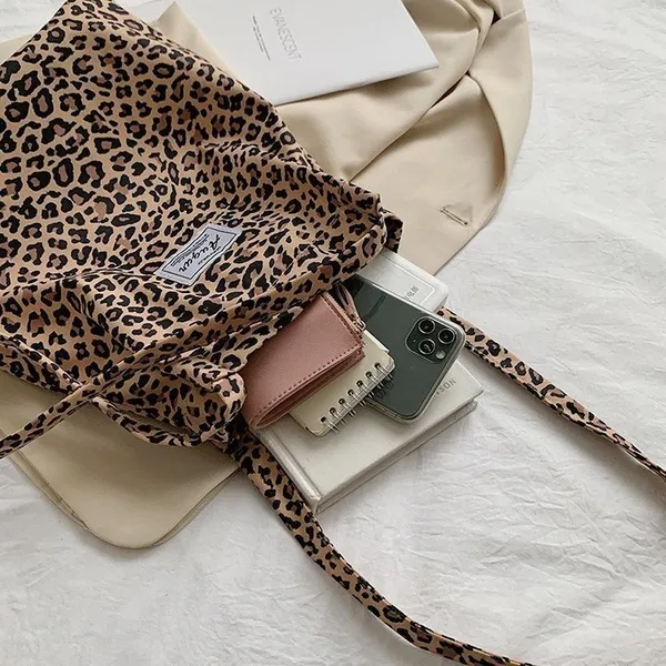 Leopard_Retro_Canvas_Tote_Bag