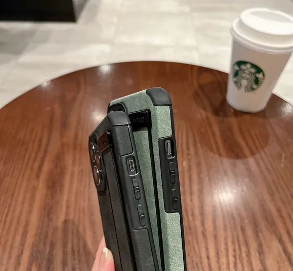 Green_Case_With_Strap_Thermoplastic_Polyurethane_For_Iphone_14