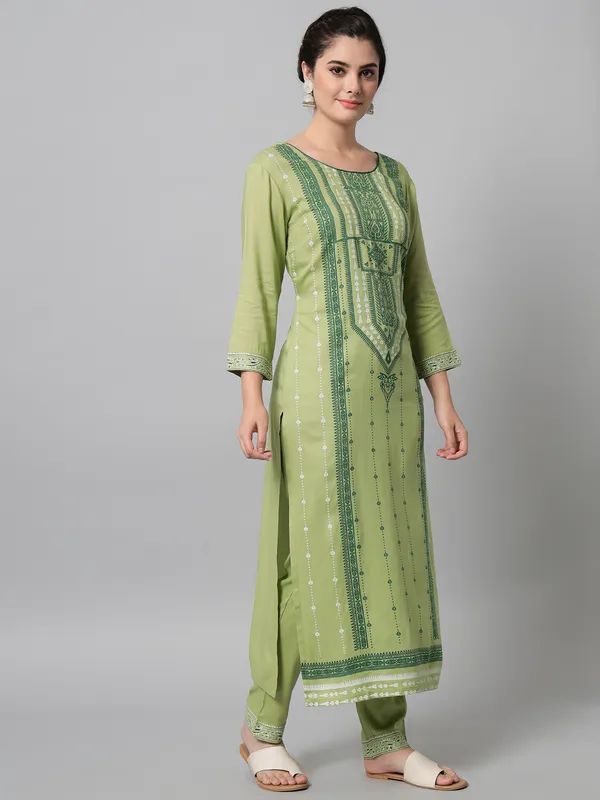 Light_green_printed_kurta_and_trouser_set
