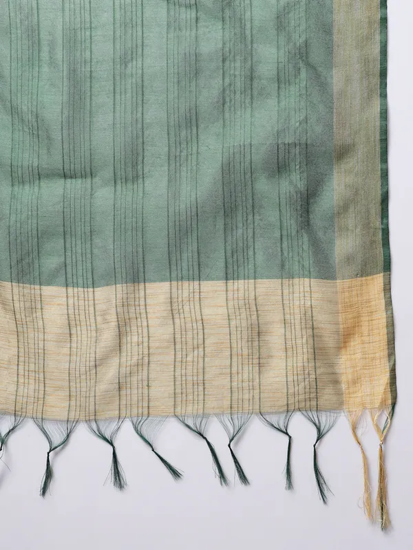 Light_green_printed_kurta_and_trouser_set