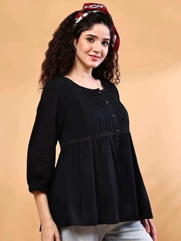 TOP_with_lace_detailing_BLACK_RAYON