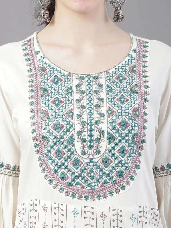 Hand_Embroidered_Printed_Kurta_Set
