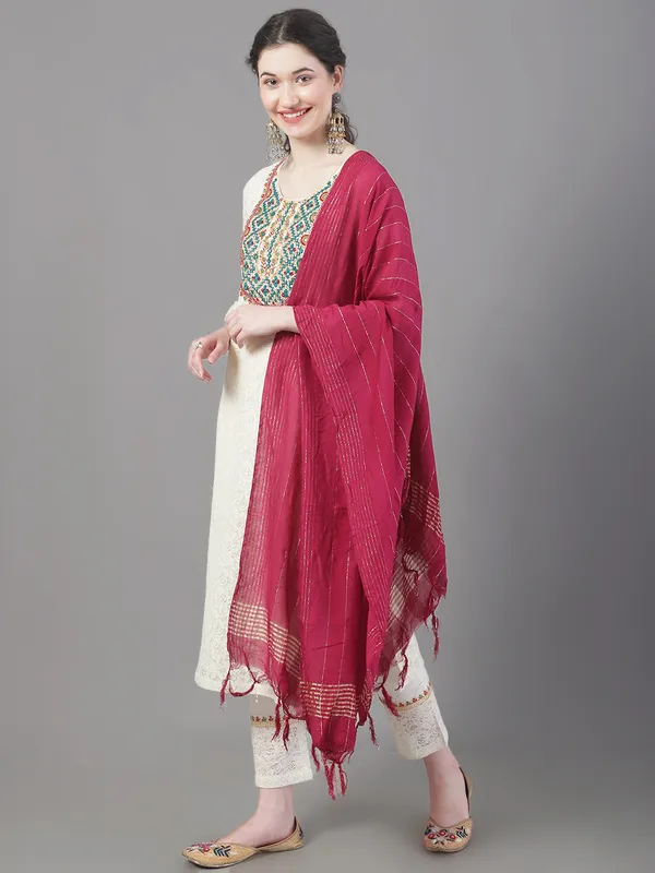 Embroidered_Kurta_Set_In_Schiffle