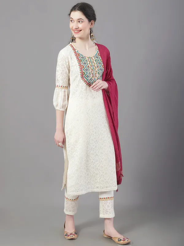 Embroidered_Kurta_Set_In_Schiffle