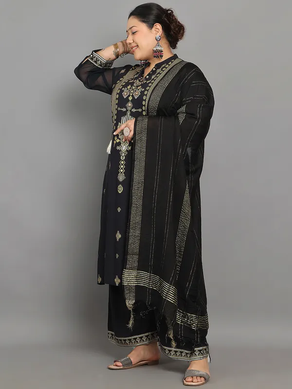 Black_Rayon_Skd_With_Mandarin_Collar_&_Placement_Print