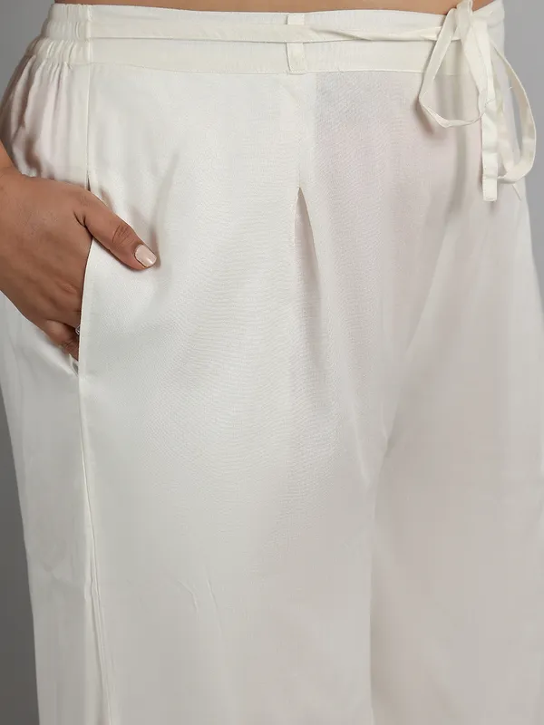 Off_White_Premium_Viscose_Rayon_Three_Fourth_Sleeves_Kurta_Set_For_Women_(Pack_Of_3)_|_Till_6XL