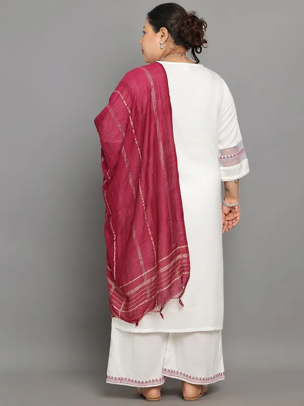 Off_White_Premium_Viscose_Rayon_Three_Fourth_Sleeves_Kurta_Set_For_Women_(Pack_Of_3)_|_Till_6XL