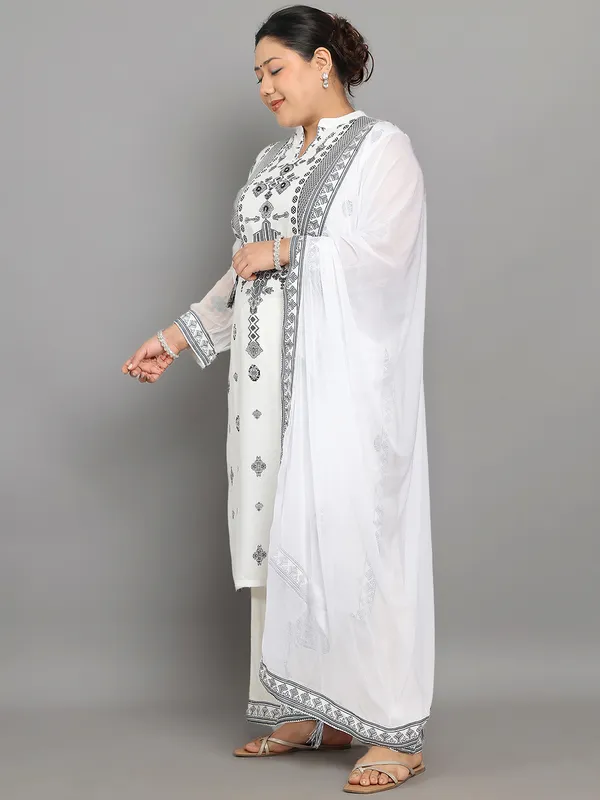 White_Rayon_Skd_With_Mandarin_Collar_&_Placement_Print
