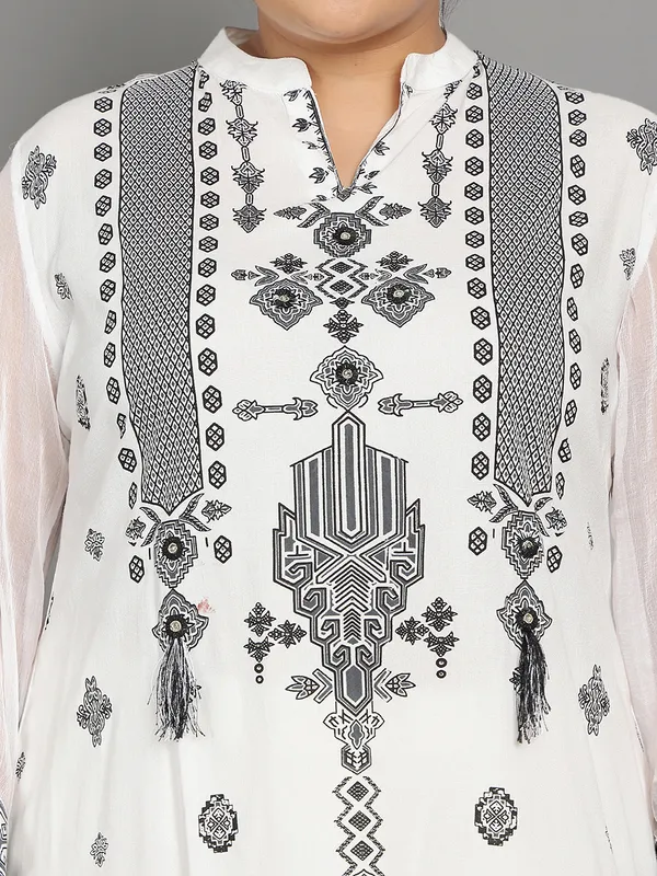 White_Rayon_Skd_With_Mandarin_Collar_&_Placement_Print