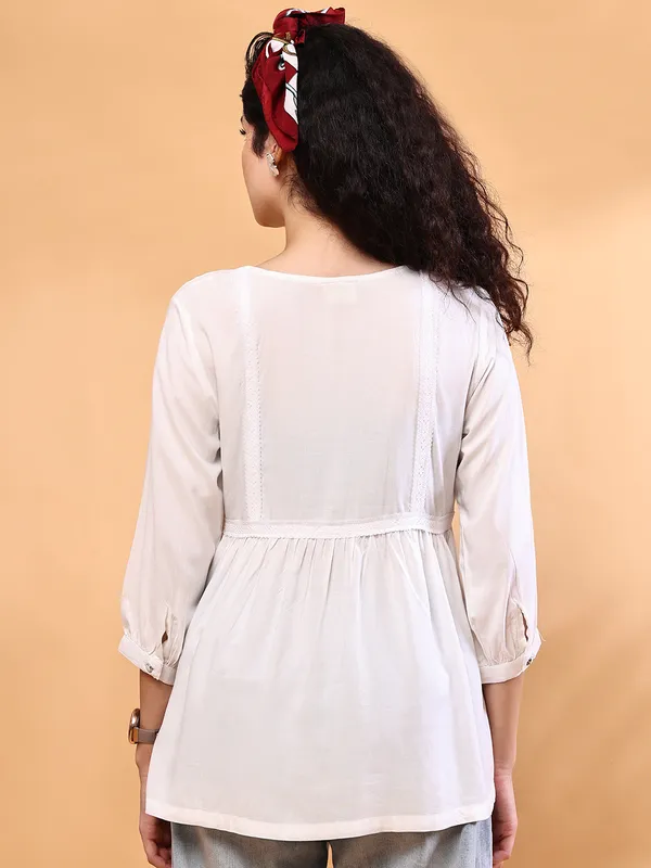 TOP_with_lace_detailing_WHITE_RAYON