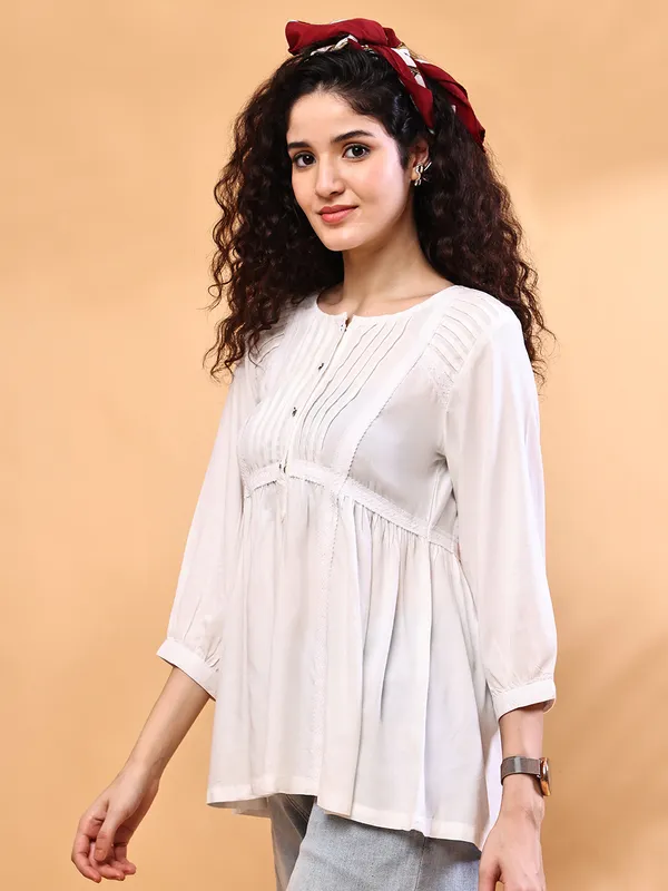 TOP_with_lace_detailing_WHITE_RAYON