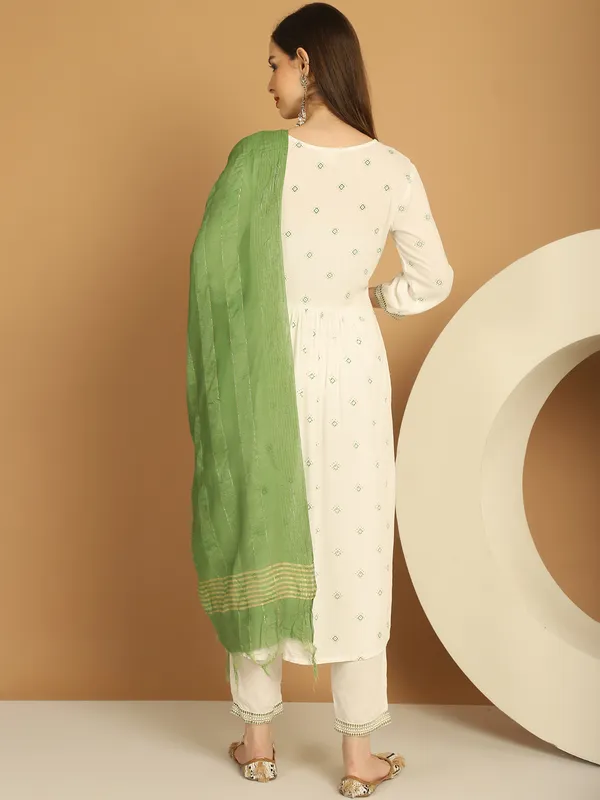 White_Viscose_Rayon_Women's_Kurta_Set
