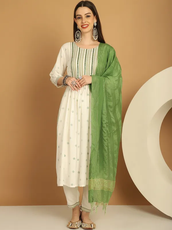White_Viscose_Rayon_Women's_Kurta_Set