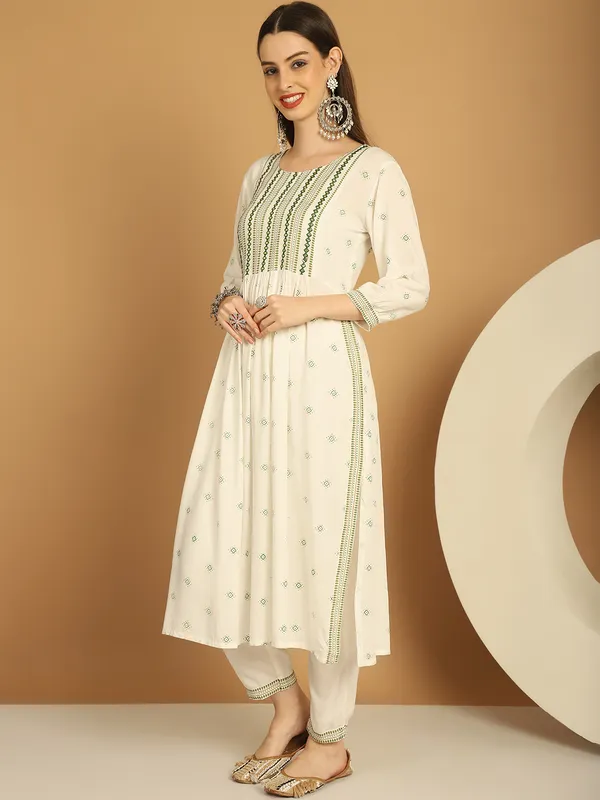 White_Viscose_Rayon_Women's_Kurta_Set