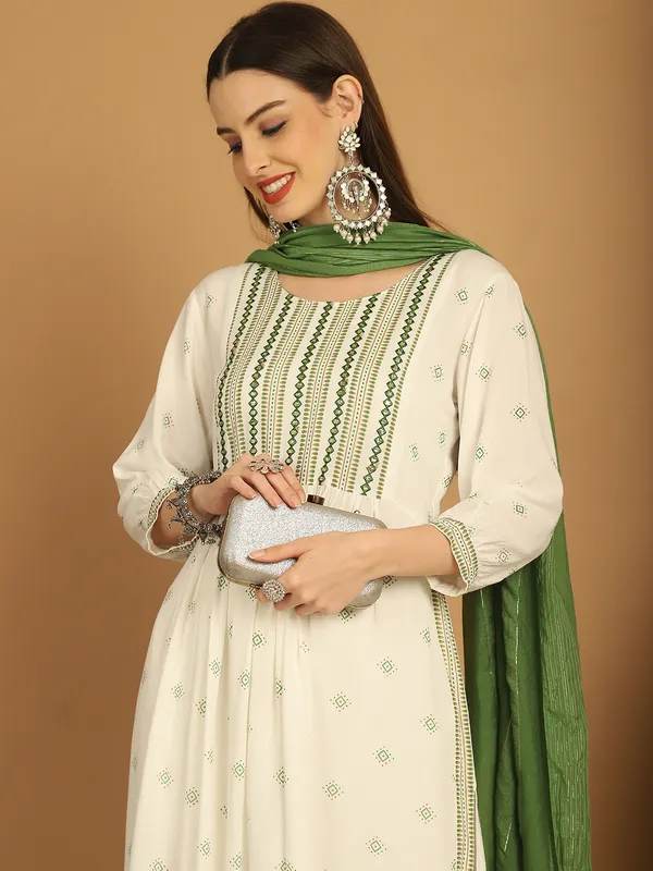 White_Viscose_Rayon_Women's_Kurta_Set
