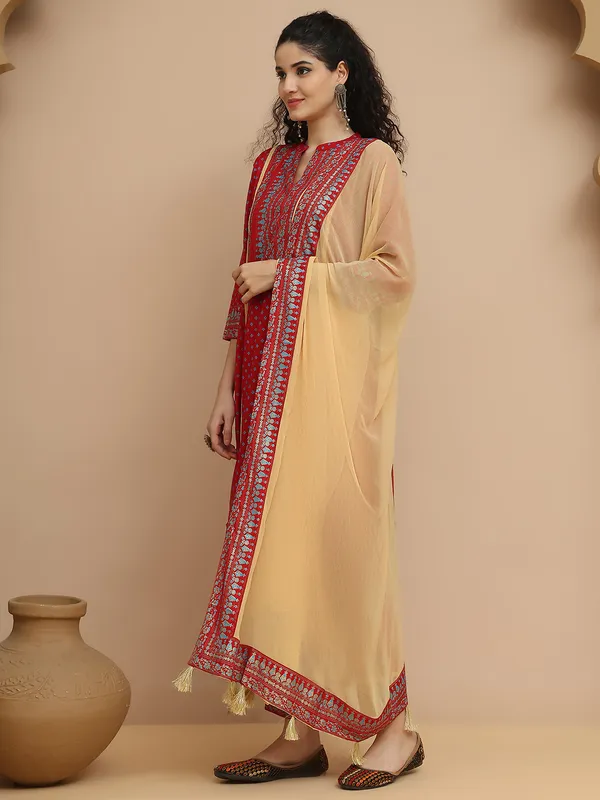 Red_Viscose_Rayon_Princess_Style_Printed_Kurta_SetPrincess_Style_Printed_Kurta_Set