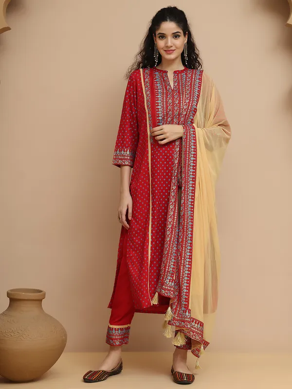 Red_Viscose_Rayon_Princess_Style_Printed_Kurta_SetPrincess_Style_Printed_Kurta_Set