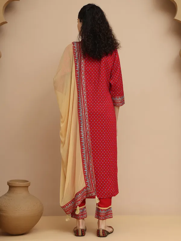 Red_Viscose_Rayon_Princess_Style_Printed_Kurta_SetPrincess_Style_Printed_Kurta_Set