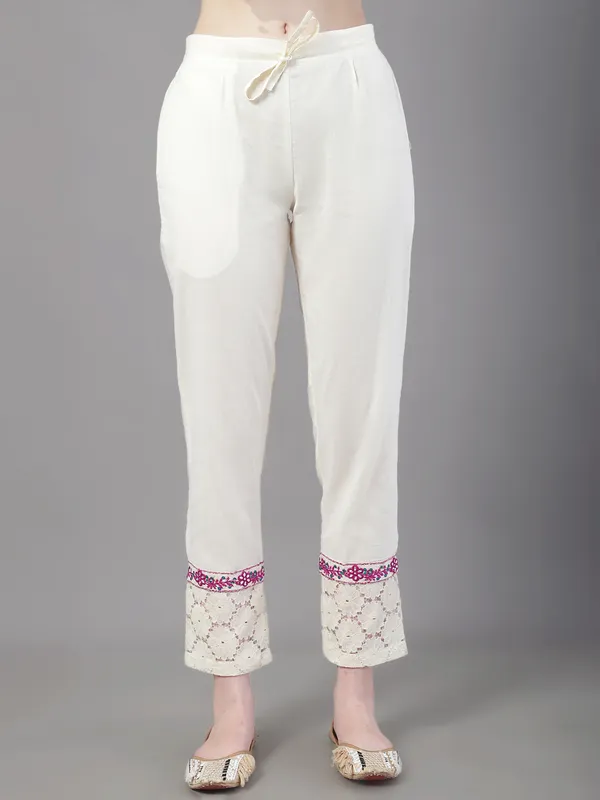 Embroidered_Kurta_Set_In_Schiffle