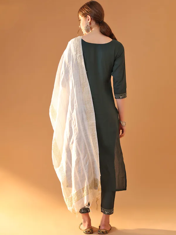 Green_Premium_Cotton_Three_Fourth_Sleeves_Kurta_Set_For_Women