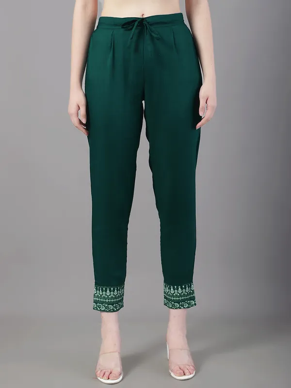 Green_Premium_Viscose_Rayon_Three_Fourth_Sleeves_Kurta_Set_For_Women