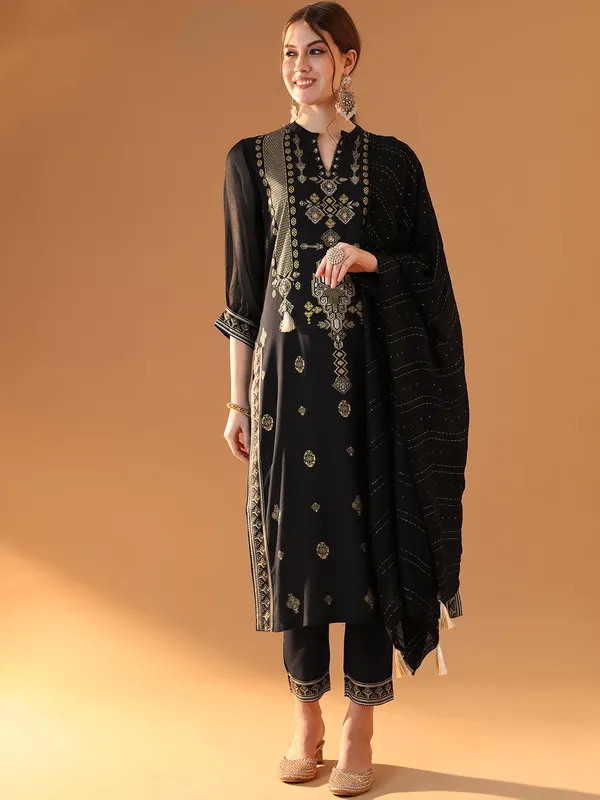 Black_Premium_Viscose_Rayon_Three_Fourth_Sleeves_Kurta_Set_For_Women