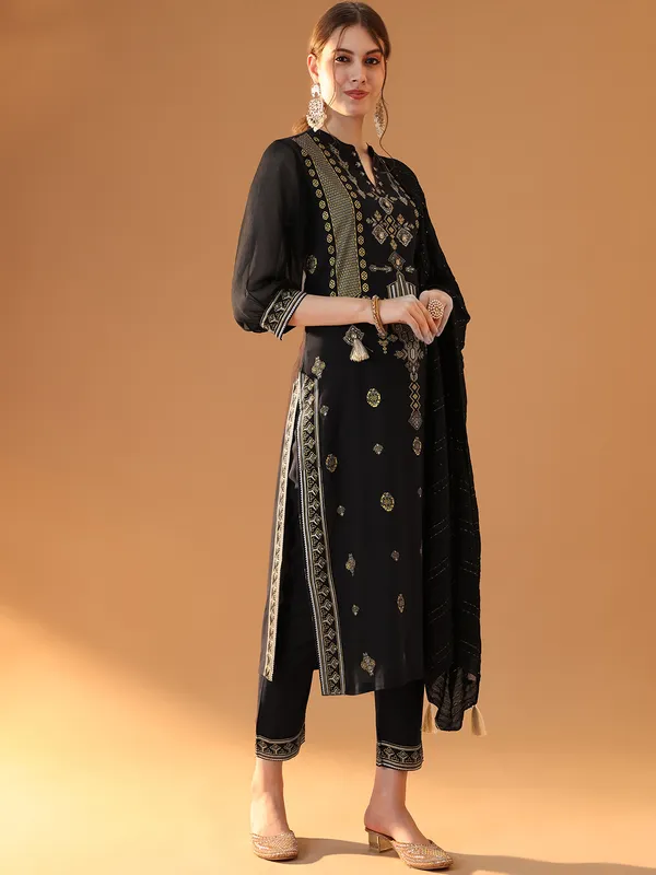 Black_Premium_Viscose_Rayon_Three_Fourth_Sleeves_Kurta_Set_For_Women