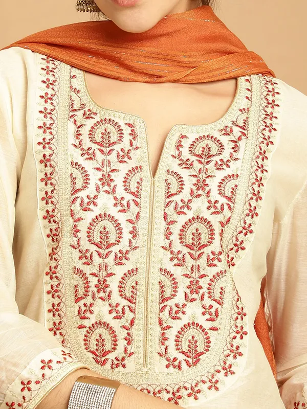 Cream_Premium_Chanderi_Three_Fourth_Sleeves_Kurta_Set_For_Women