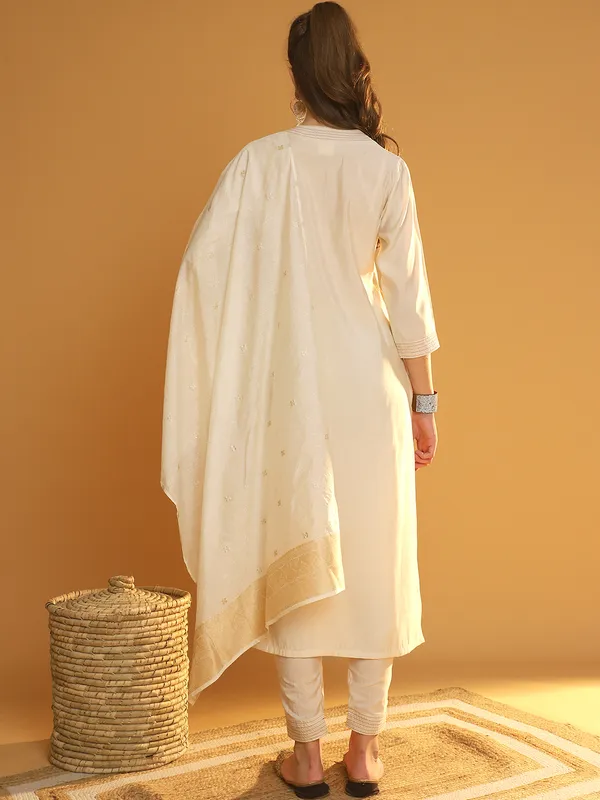 Cream_Premium_Chanderi_Three_Fourth_Sleeves_Kurta_Set_For_Women