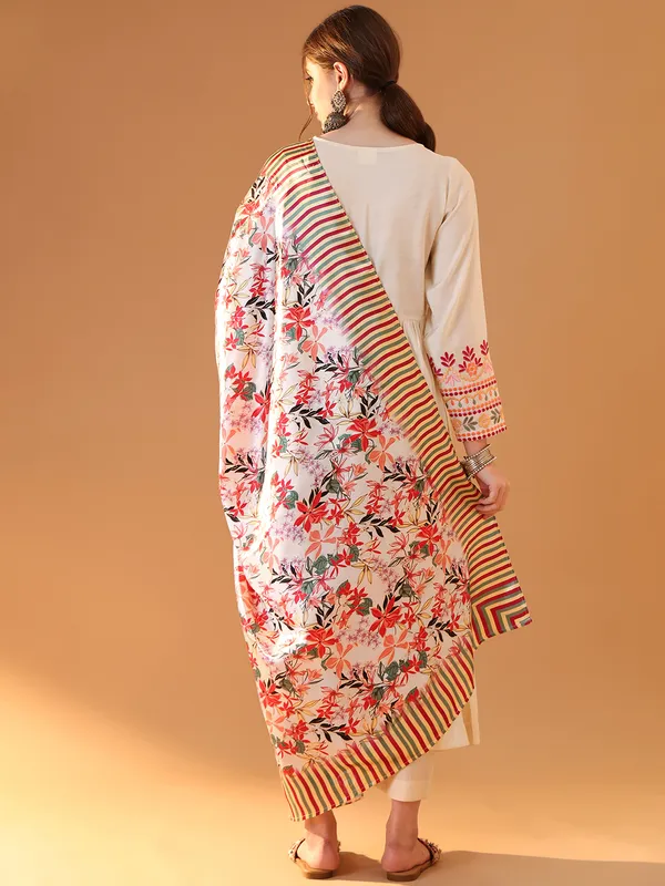 Cream_Premium_Chanderi_Full_Sleeves_Kurta_Set_For_Women